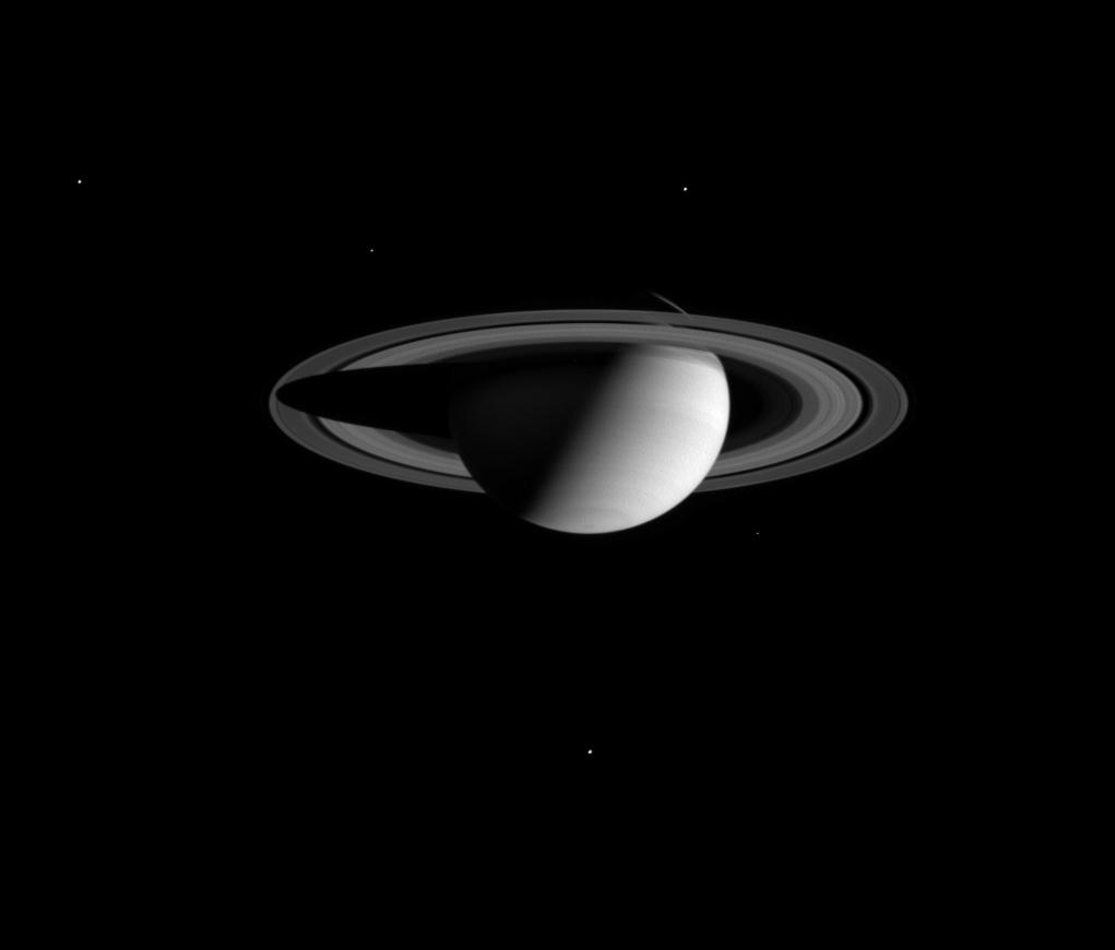 Луна в доме сатурна. Сатурн (Планета). Сатурн фото. Сатурн НАСА. АМС Кассини и Диона.